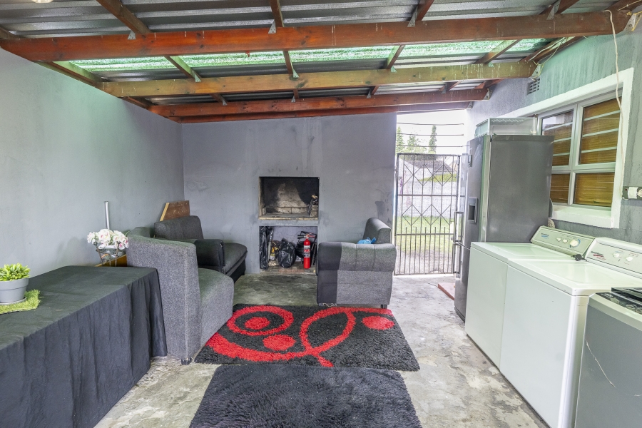 2 Bedroom Property for Sale in Highbury Western Cape